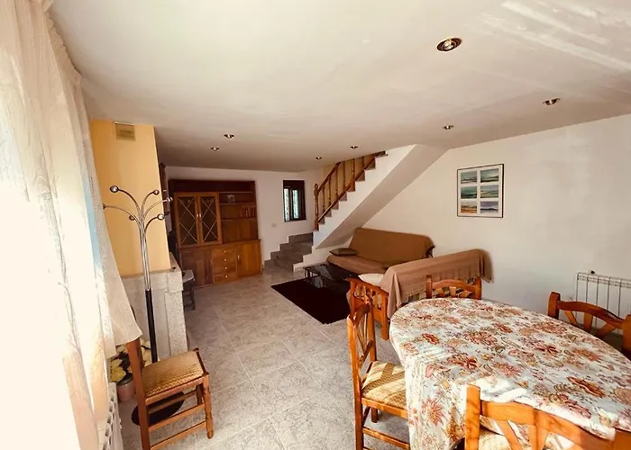 Agradable Casa Con Chimenea, En Zona Tranquila De Sanabria