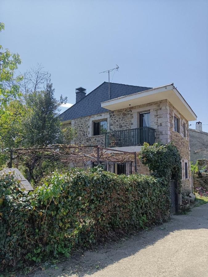 Agradable Casa Con Chimenea, En Zona Tranquila De Sanabria Barrio de Lomba